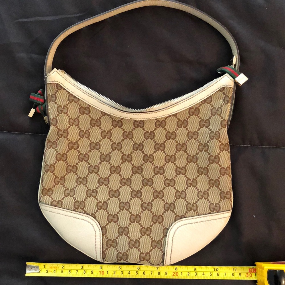 Small authentic Gucci purse